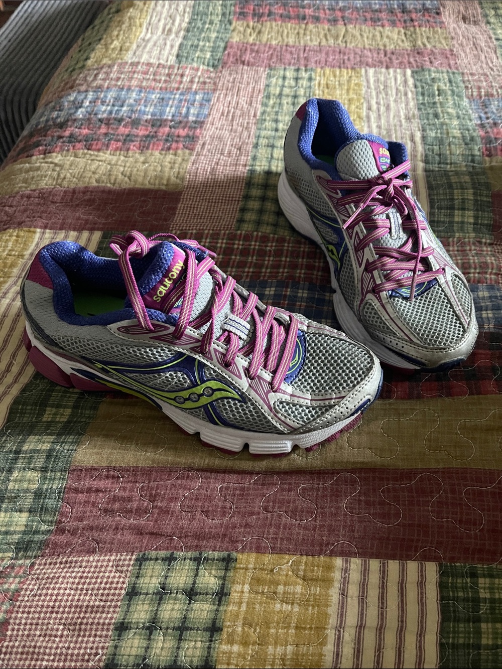 Saucony Women's Gray Running Sneakers with Purple and Lime Accents